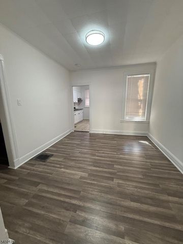 252 N 19Th St, East Orange City, NJ 07017