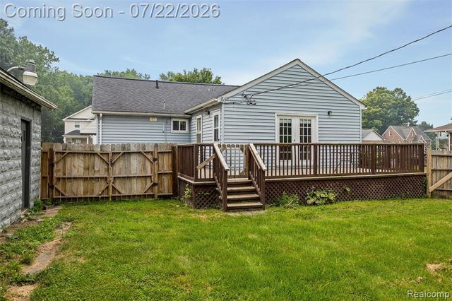 1759 E Elza Avenue, Hazel Park, MI 48030