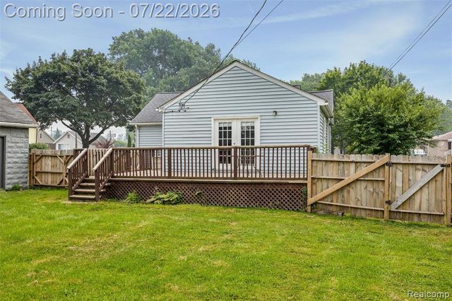 1759 E Elza Avenue, Hazel Park, MI 48030