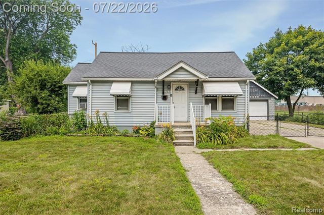 1759 E Elza Avenue, Hazel Park, MI 48030