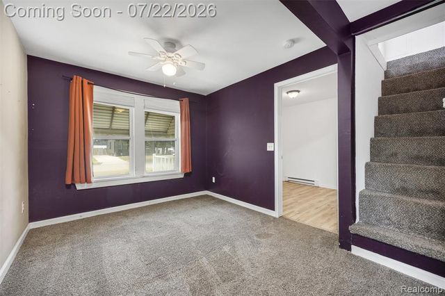 1759 E Elza Avenue, Hazel Park, MI 48030
