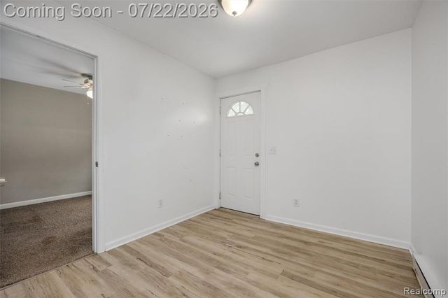 1759 E Elza Avenue, Hazel Park, MI 48030