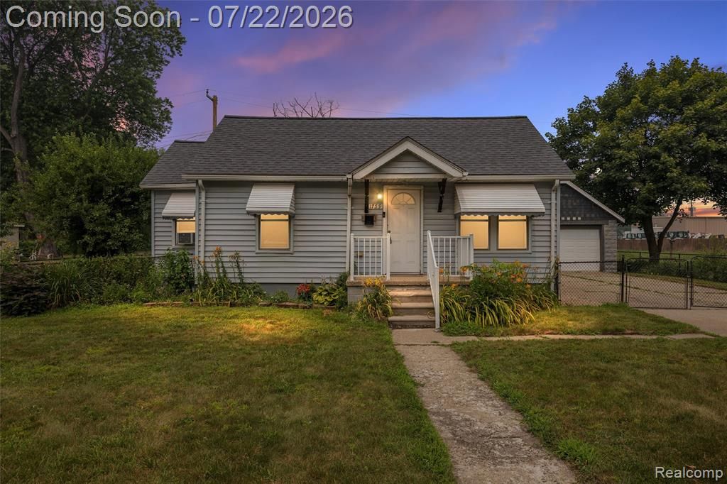 1759 E Elza Avenue, Hazel Park, MI 48030