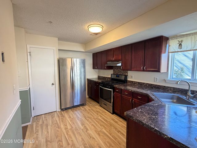 1103 Scarlet Oak Avenue, Toms River, NJ 08755