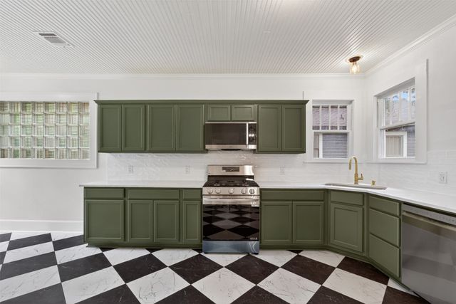 106 Washington Place S, Marshall, TX 75670