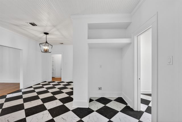 106 Washington Place S, Marshall, TX 75670