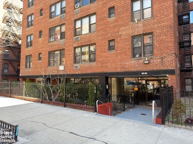 8330 Vietor Ave Apt 529, New York City, NY 11373