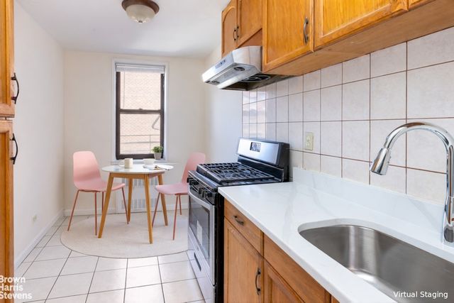 8330 Vietor Ave Apt 529, New York City, NY 11373