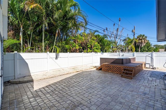 1825 SHORE ACRES BLVD NE, St Petersburg, FL 33703