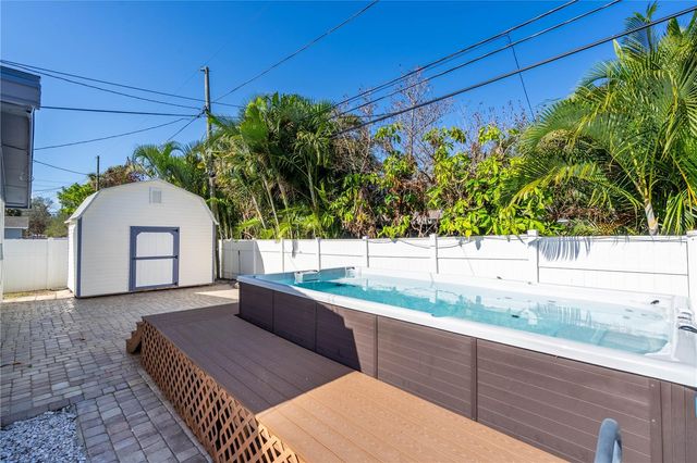 1825 SHORE ACRES BLVD NE, St Petersburg, FL 33703