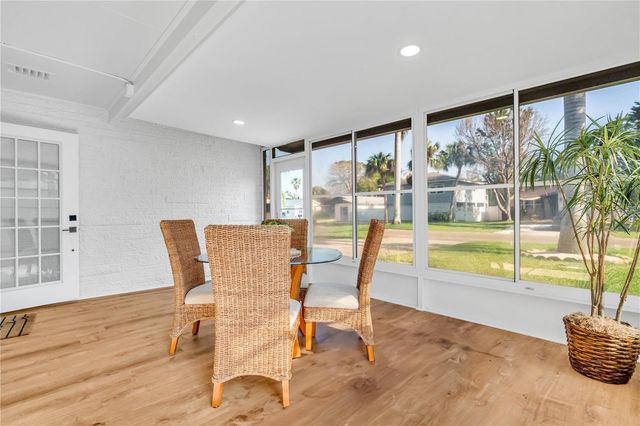 1825 SHORE ACRES BLVD NE, St Petersburg, FL 33703