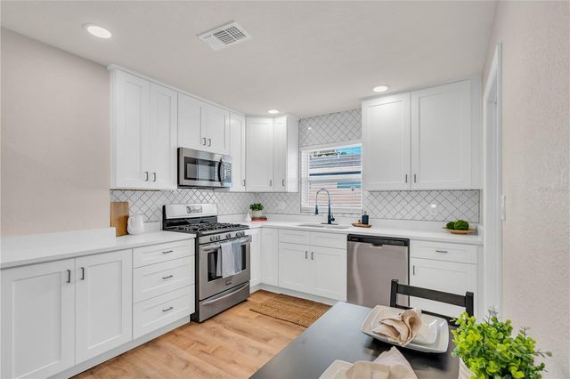 1825 SHORE ACRES BLVD NE, St Petersburg, FL 33703