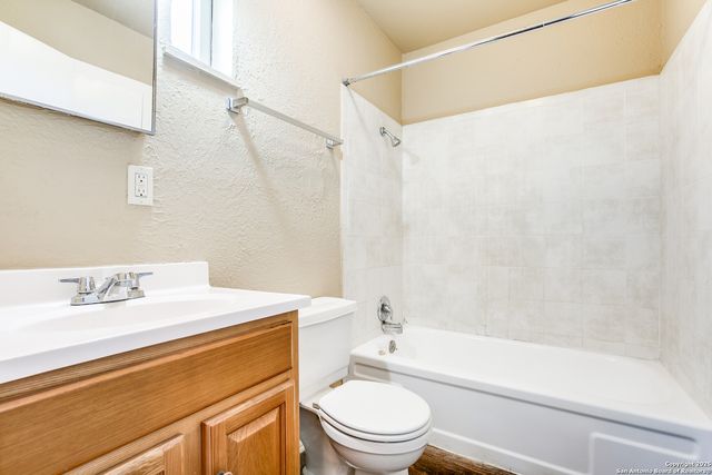 216 Lucas St Apt 8, San Antonio, TX 78209