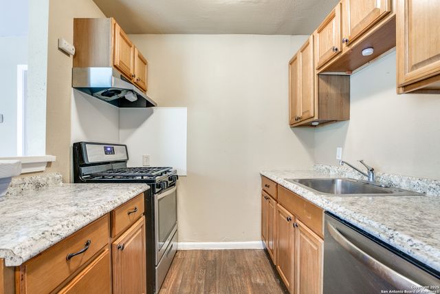 216 Lucas St Apt 8, San Antonio, TX 78209