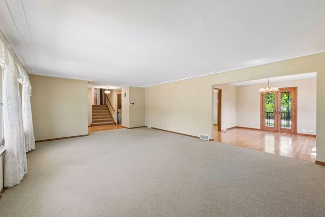 6717 Southdale Road, Edina, MN 55435