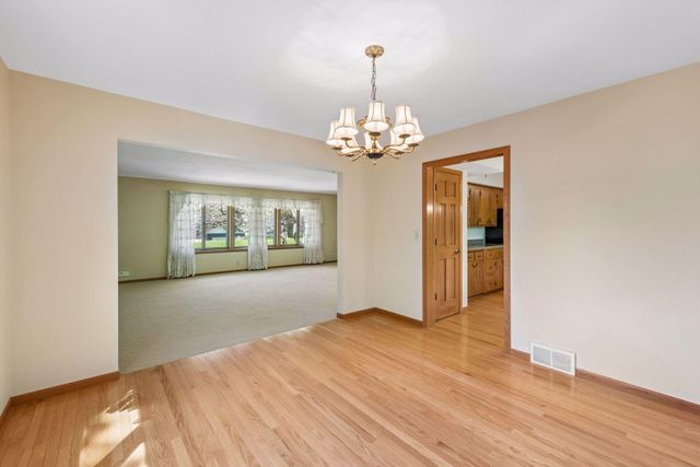 6717 Southdale Road, Edina, MN 55435