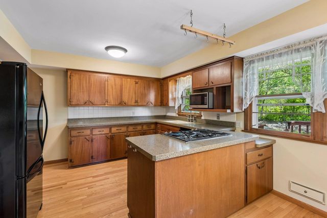 6717 Southdale Road, Edina, MN 55435