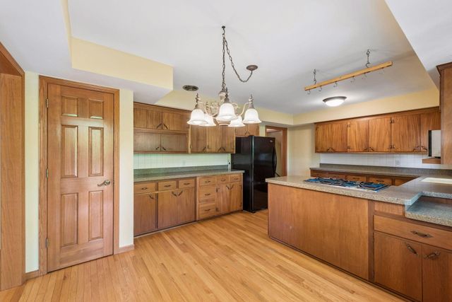 6717 Southdale Road, Edina, MN 55435