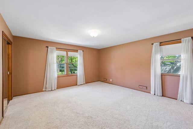 6717 Southdale Road, Edina, MN 55435