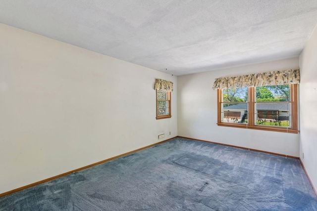 6717 Southdale Road, Edina, MN 55435