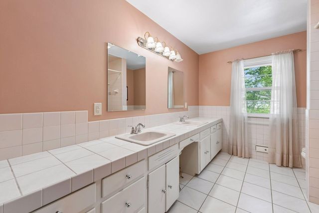 6717 Southdale Road, Edina, MN 55435