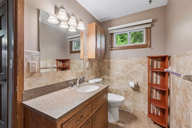 6717 Southdale Road, Edina, MN 55435