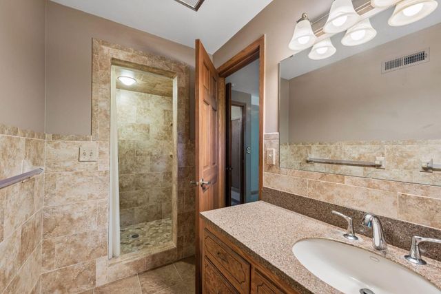 6717 Southdale Road, Edina, MN 55435