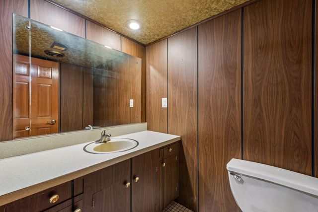 6717 Southdale Road, Edina, MN 55435