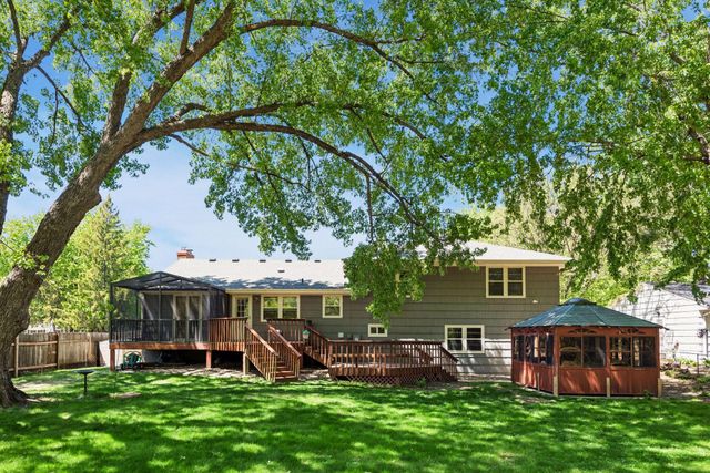 6717 Southdale Road, Edina, MN 55435