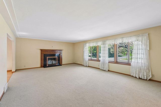 6717 Southdale Road, Edina, MN 55435