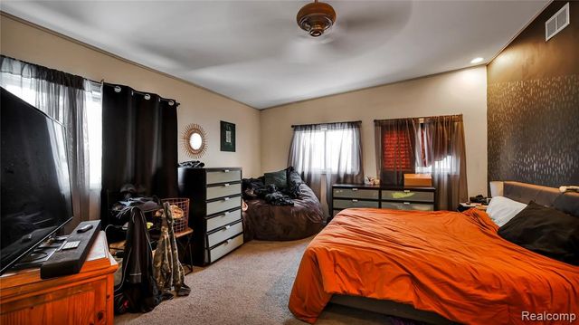 28199 Oneil Street, Roseville, MI 48066