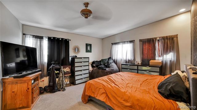 28199 Oneil Street, Roseville, MI 48066