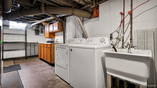 28199 Oneil Street, Roseville, MI 48066