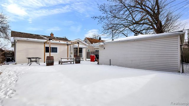 28199 Oneil Street, Roseville, MI 48066