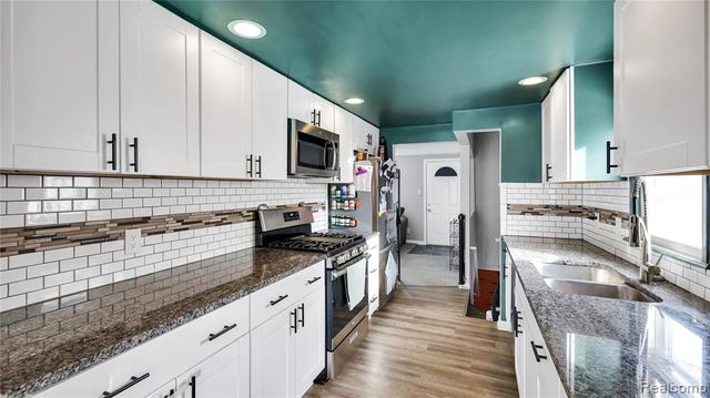 28199 Oneil Street, Roseville, MI 48066