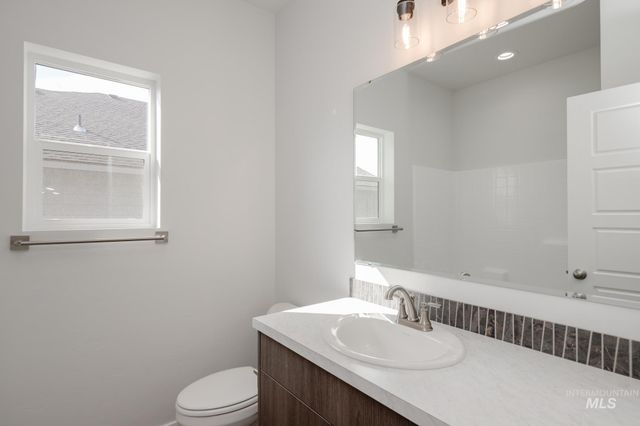 18389 N Trumpet Lily Ave, Nampa, ID 83687