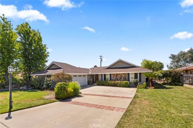956 W 14th Street, Upland, CA 91786