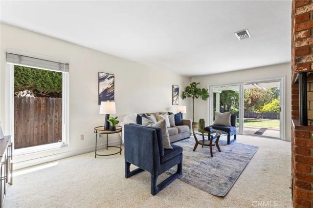 956 W 14th Street, Upland, CA 91786