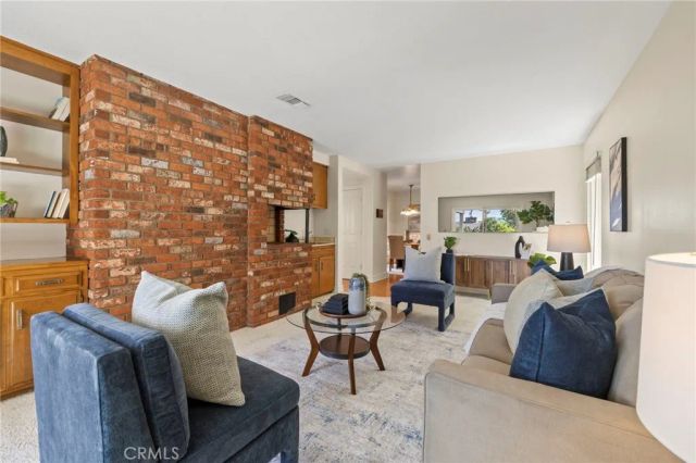 956 W 14th Street, Upland, CA 91786