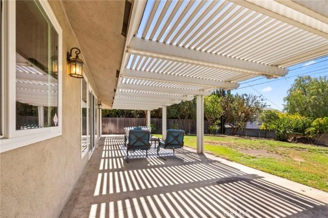 956 W 14th Street, Upland, CA 91786