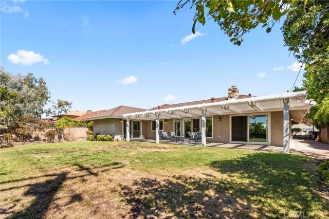 956 W 14th Street, Upland, CA 91786