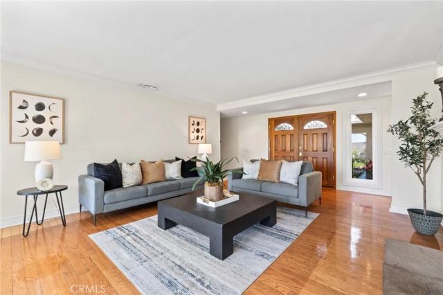 956 W 14th Street, Upland, CA 91786