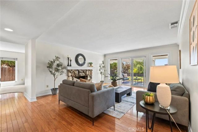 956 W 14th Street, Upland, CA 91786