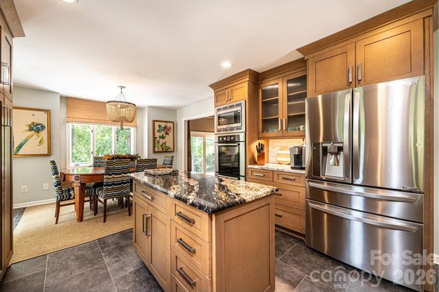 2028 10th Street Boulevard NW, Hickory, NC 28601