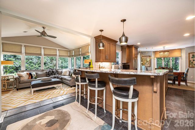2028 10th Street Boulevard NW, Hickory, NC 28601