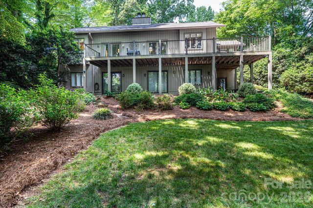 2028 10th Street Boulevard NW, Hickory, NC 28601