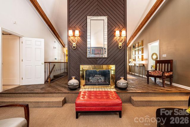 2028 10th Street Boulevard NW, Hickory, NC 28601