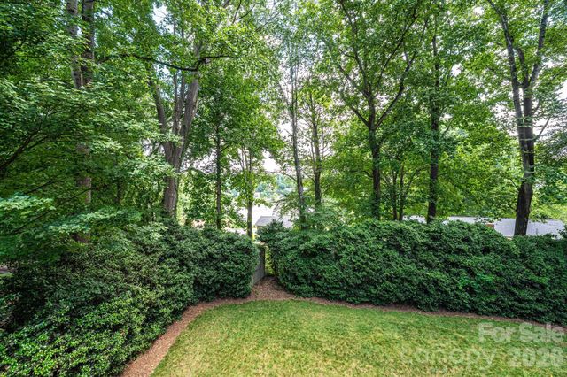 2028 10th Street Boulevard NW, Hickory, NC 28601
