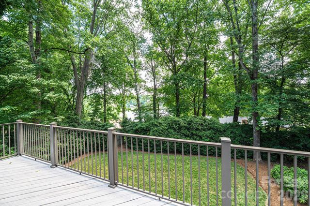 2028 10th Street Boulevard NW, Hickory, NC 28601
