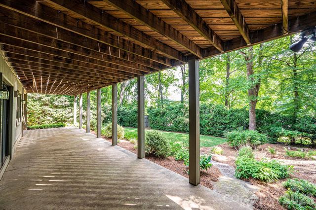 2028 10th Street Boulevard NW, Hickory, NC 28601